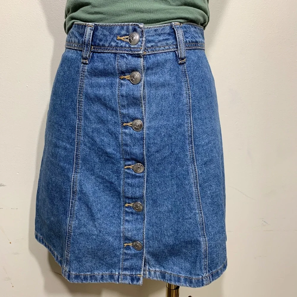 H&M Divided Denim Mini Skirt Womens Size 0 Blue Button Front High Waisted A-Line